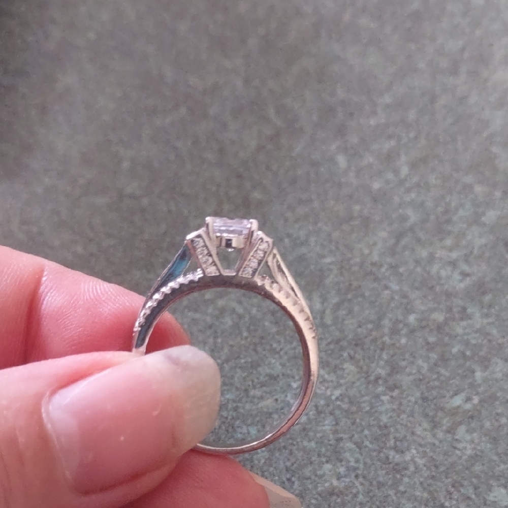 Timeless Sterling Silver Ring with Split Shank Size 9 1/4 - Picture 6 of 6